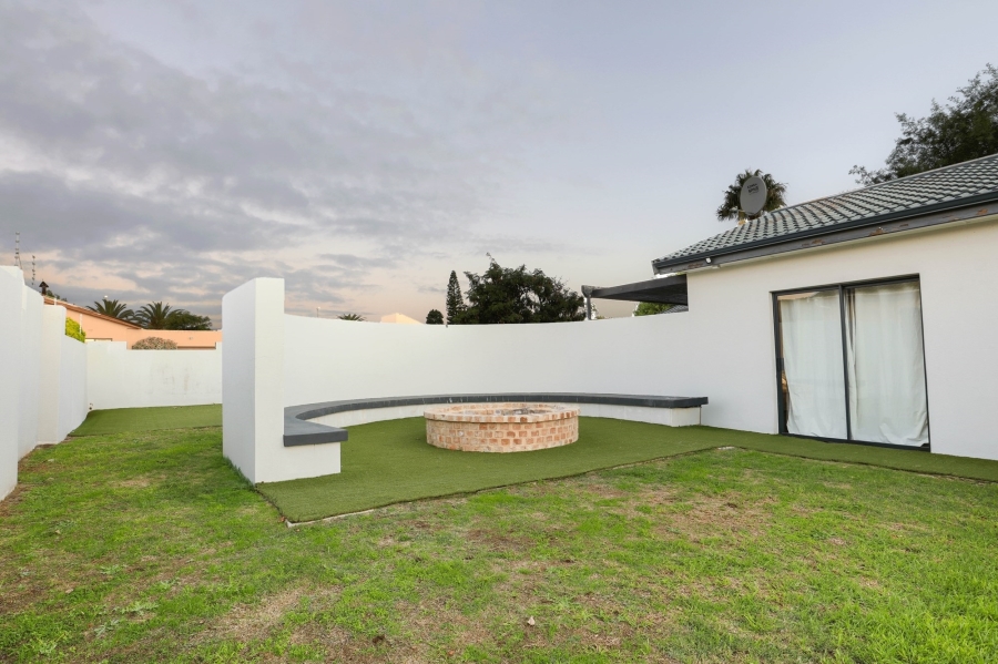 3 Bedroom Property for Sale in Bothasig Western Cape